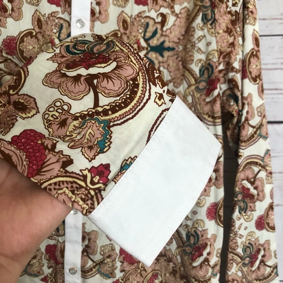 Men's Floral Button Up - Picture 5 of 12